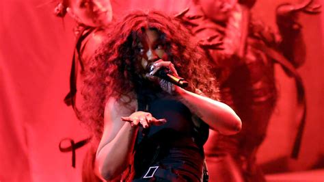 SZA Debuts New Song 'Saturn' During Grammys Commercial