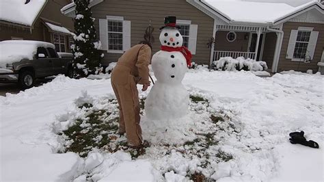 Building a Snowman - YouTube