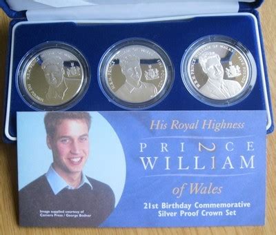 HRH PRINCE WILLIAM 21st BIRTHDAY COMMEMORATIVE SILVER PROOF CROWN SET ...