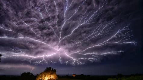 Texas Lightning Storm Photos Capture Nature’s Raw Beauty and True ...