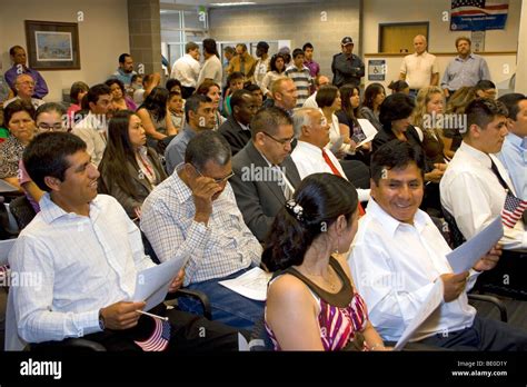 Naturalization ceremony usa hi-res stock photography and images - Alamy