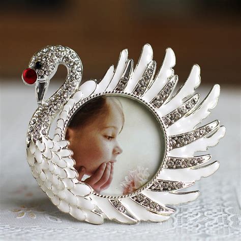 Hot Selling Newest Swan Studded Metal Photo Frame Tack Baby Photo Frame Tack Gift Table Picture ...