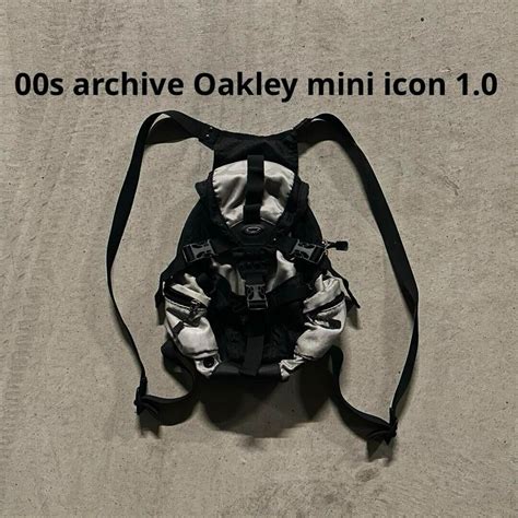 2000's Archive Oakley Icon 1.0 mini Tactical Black Si… - Gem