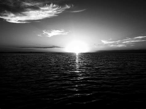 black and white sunset | Beautiful sunset pictures, Sunset pictures ...