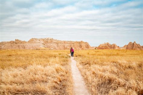 CASTLE TRAIL: Epic Hike in Badlands National Park (+ Photos)