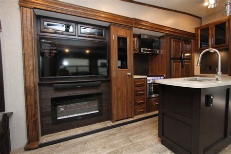 Jayco Eagle Fifth-Wheel 355MBQS - Family RVing Magazine