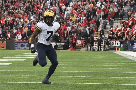 Donovan Edwards emerges as offensive weapon just in time for Michigan-Ohio State