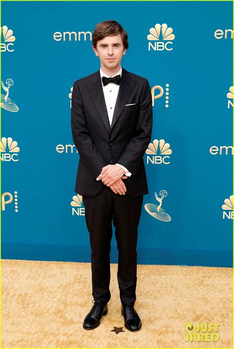 Andrew Garfield Plays It Cool in Sunglasses at the Emmy Awards 2022: Photo 4818304 | Andrew ...