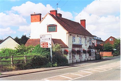 Pubs: Then & Now: #083 Wharf Tavern, Hockley Heath, Warks : 1986 to 2011