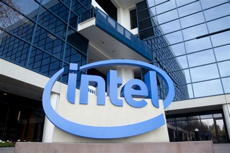 Intel faces 32 class-action lawsuits over Spectre and Meltdown chipset vulnerabilities