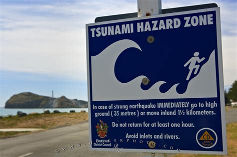 Photo Tsunami Warning Sign Wairarapa - Tsunami Warning Signs New ...