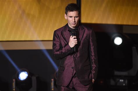 He did it again! Messi attends FIFA Ballon D’Or in shiny burgundy suit | Al Arabiya English