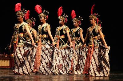 Indonesia Tourism Guide: Serimpi - Elegant Dance From Yogyakarta