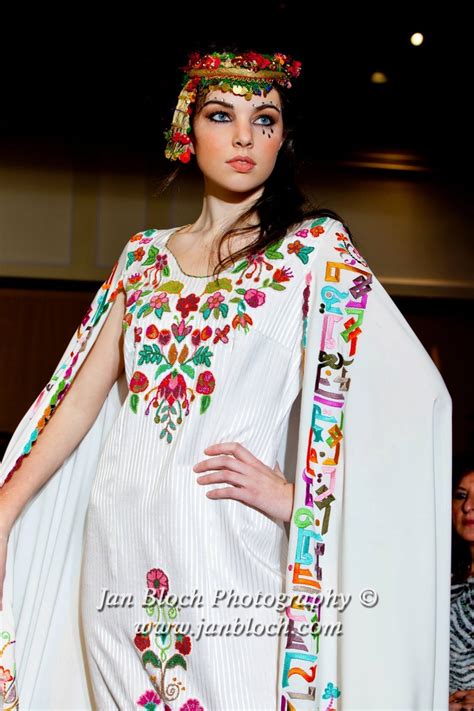 Pin by Hideaki Sato on Costume / Wear | Iraqi clothing, Folklore ...