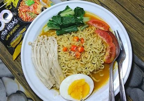 Resep Mie Kuah Pedas Komplit oleh Suchita Anisa Hani - Cookpad