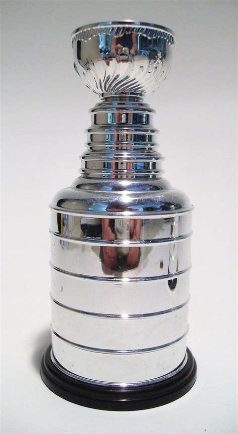 1994 COLLECTIBLE PLASTIC MINI STANLEY CUP ( from Labatts Beer Cases ) | Collectors Weekly