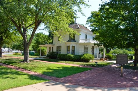 Dwight Eisenhower Presidential Library & Museum » Presidential Leadership