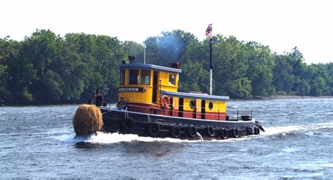 Old wooden tug boats, pictures of wooden boats