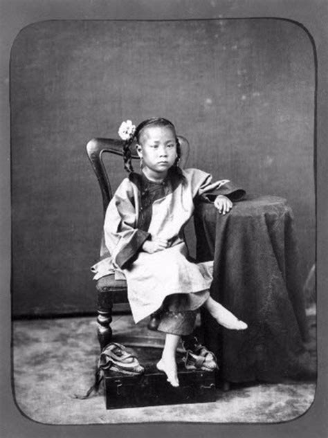 Bound To Be Beautiful: 30 Scary Vintage Photos of Chinese Women With Their Bound Feet ~ Vintage ...