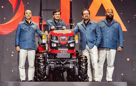 Mahindra launches 7 lightweight 4WD OJA tractors, beginning at Rs 5.64 lakh | Auto - Business ...