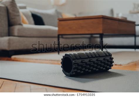 12 Foam Rolling Benefits Images, Stock Photos, 3D objects, & Vectors | Shutterstock