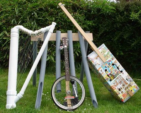 musical instruments made from junk Confira aqui http://mundodemusicas.com/… | Instrumentos ...