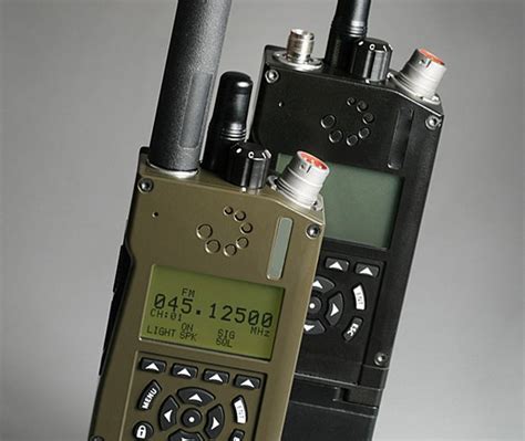 AT RF40 - Handheld Radio - VHF - UHF - Tactical Radio