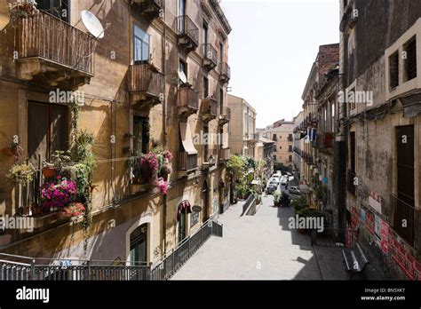 Straße im Zentrum Stadt, Catania, South East Coast, Sizilien, Italien Stockfotografie - Alamy