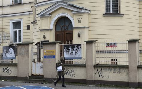 Israeli historian lays out vision for new Holocaust museum in Warsaw | The Times of Israel