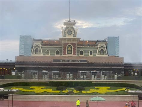 PHOTOS: Main Street Train Station of the Walt Disney World Railroad ...