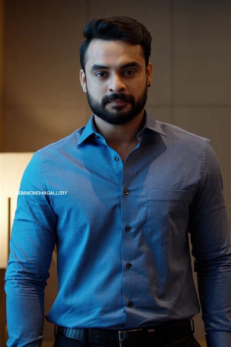 Tovino Thomas Wallpapers - Top Free Tovino Thomas Backgrounds ...