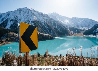 10,886 Road Signs On Snowy Roads Images, Stock Photos & Vectors | Shutterstock