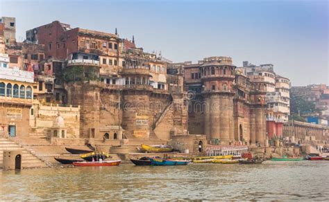 Historic Buildings at the Ganga Mahal Ghat of Varanasi Editorial Stock ...