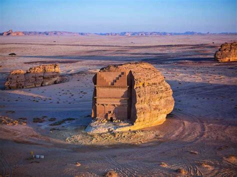 AlUla: Hegra, Dadan, and Ikmah Highlights Tour | GetYourGuide