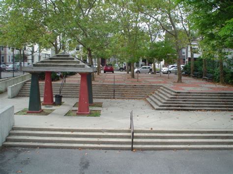 Woods Playground Handball Courts : NYC Parks