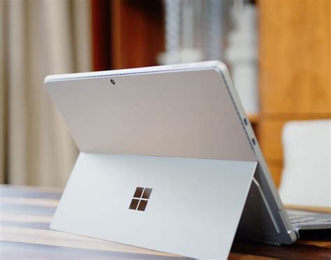 Microsoft Surface Pro 9 Windows tablet with 120Hz QHD display falls to ...