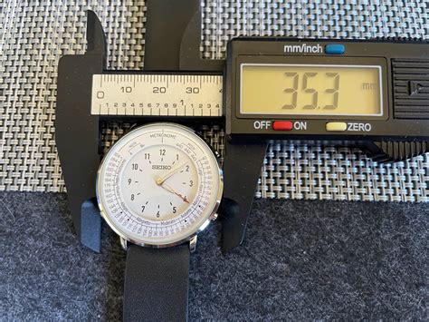 REVIEW: The Metronome Watch from Seiko Instruments Inc. | Wrist Sushi - A Japanese Watch Forum