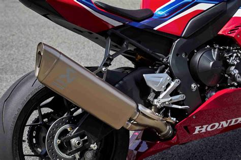 2020 Honda CBR1000RR-R SP Fireblade Akrapovic exhaust | IAMABIKER - Everything Motorcycle!