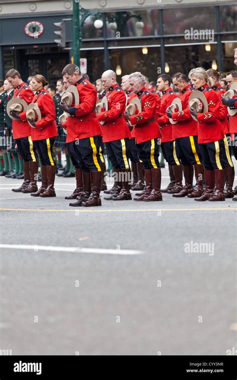 Rcmp officer uniform hi-res stock photography and images - Alamy