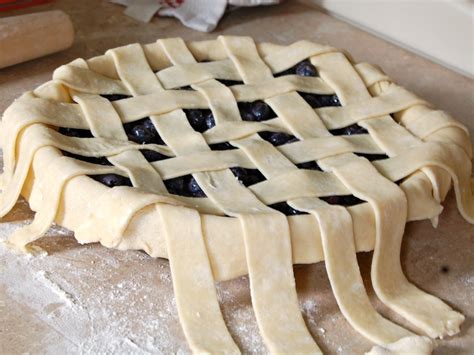 Lattice Pie Crust Instructions | The Redhead Baker