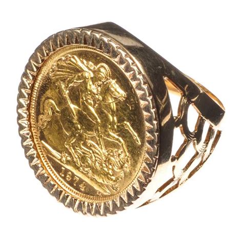 9CT GOLD SOVEREIGN RING