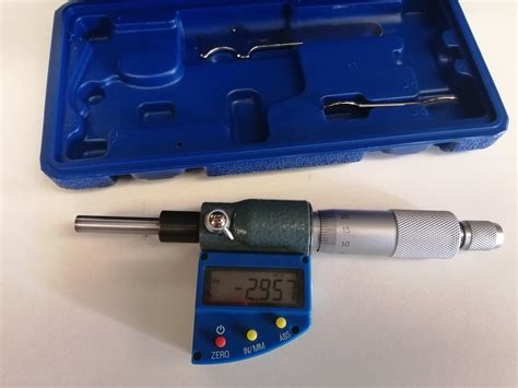 Calibrated digital depth gauge with calibration cert included Specification: Range 0-25 mm ...