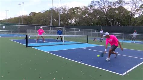 How do you play pickleball? - YouTube