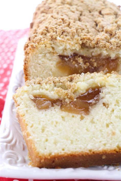 Easy Apple Pie Coffee Cake Recipe - Perfect Blend of Flavors