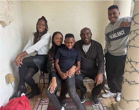 Coco Gauff Family Photo Now With Dad Mom And Brothers • Coco Gauff ...