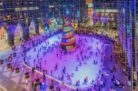 Want to Know When and Where Pittsburgh-Area Ice Skating Rinks Are Open? | Pittsburgh Magazine