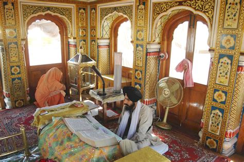 Sikhism - Guru Granth Sahib, Hymns, Poetry | Britannica