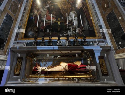 Pope saint john xxiii tomb hi-res stock photography and images - Alamy