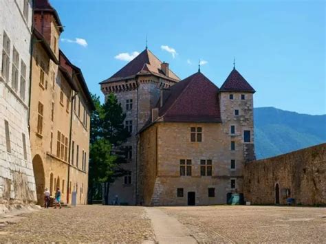 A Guide in Exploring Annecy: Why It’s Worth Your Visit