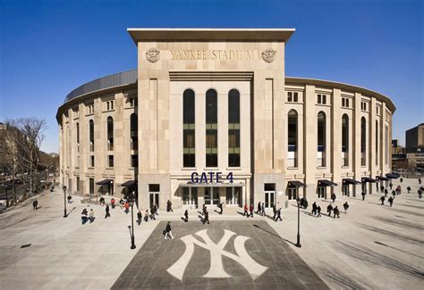 Enjoy The Grandeur of Yankee Stadium, New York - Traveldigg.com